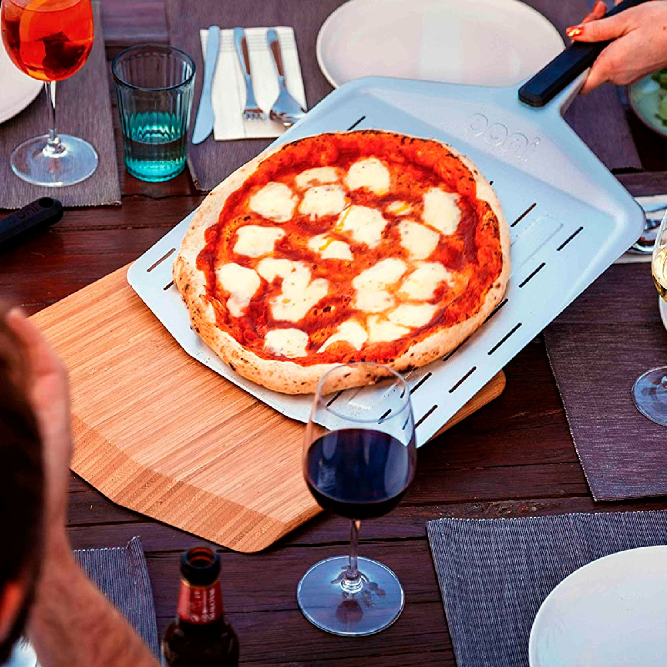 Pala espátula perforada 12" pizza - Imagen 2